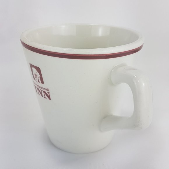 Vintage Yellowknife Inn DUDSON Cup and Saucer Polar Bear Northwest Territories - Picture 3 of 16